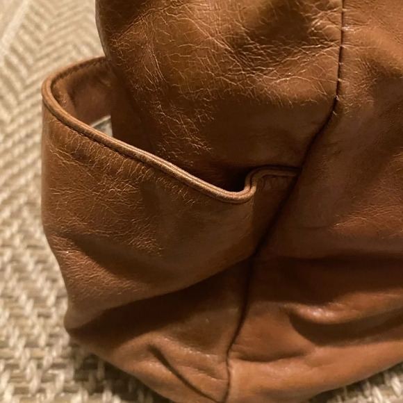 HOBO ONE STRAP, ZIPPERED CAMEL COLOR MID-SIZE BAG - Picture 7 of 12